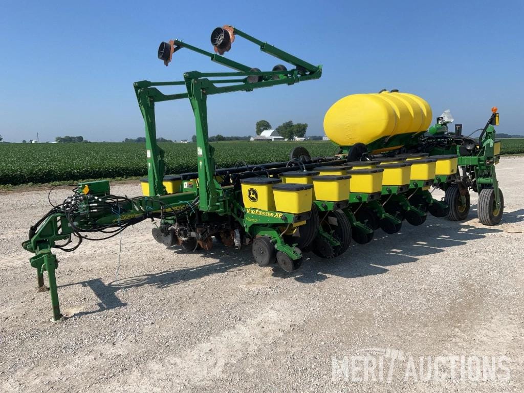 2012 John Deere 1770 Equipment Image0
