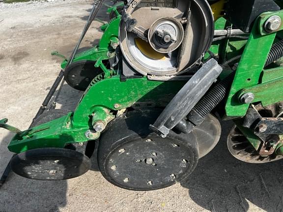 Image of John Deere 1790 equipment image 4