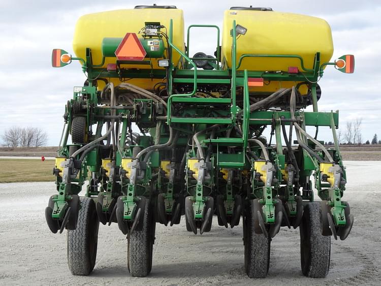 2012 John Deere 1790 Equipment Image0