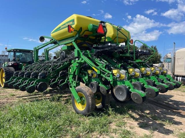 Image of John Deere 1790 equipment image 3