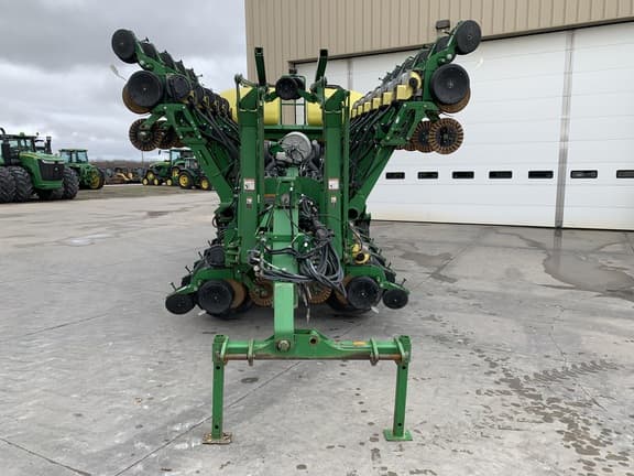 Image of John Deere 1790 equipment image 3