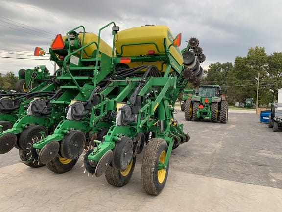 2012 John Deere 1790 Equipment Image0