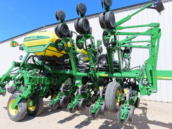 Image of John Deere 1790 equipment image 4