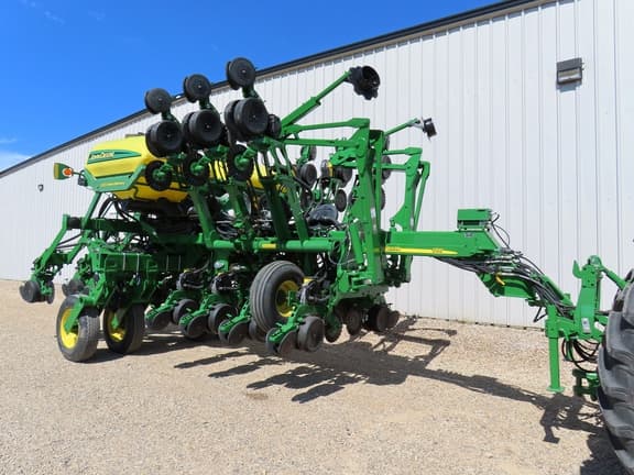 Image of John Deere 1790 equipment image 3