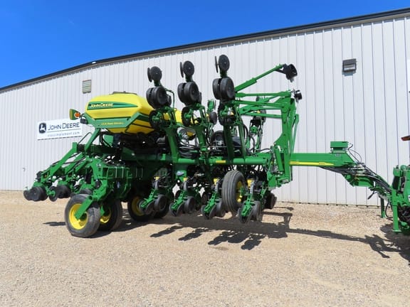 2012 John Deere 1790 Equipment Image0