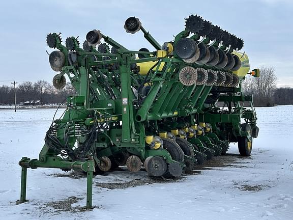 Image of John Deere 1790 equipment image 3