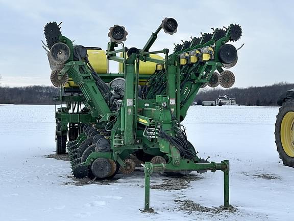 Image of John Deere 1790 equipment image 1