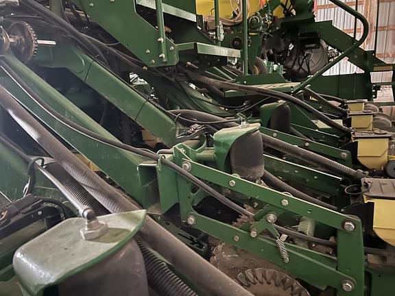 Image of John Deere 1790 equipment image 3