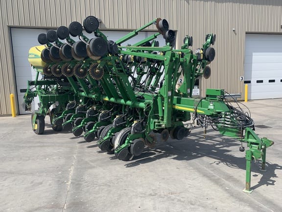 2012 John Deere 1790 Equipment Image0