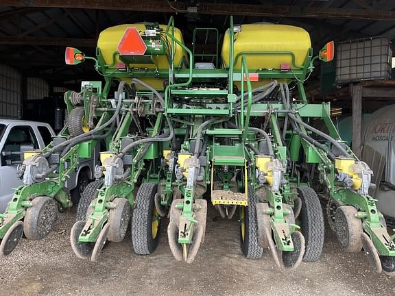 Image of John Deere 1790 equipment image 2