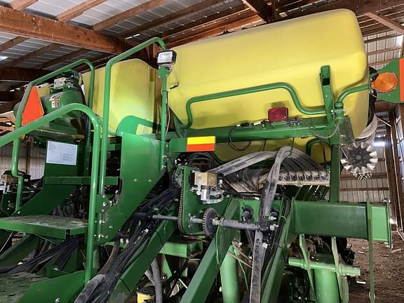 Image of John Deere 1790 equipment image 4