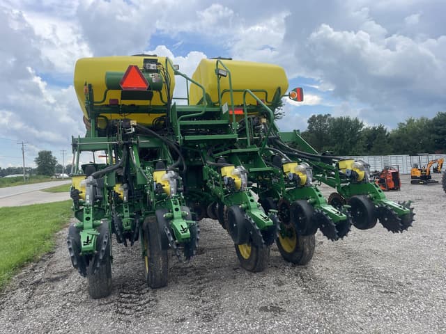 Image of John Deere 1790 equipment image 3