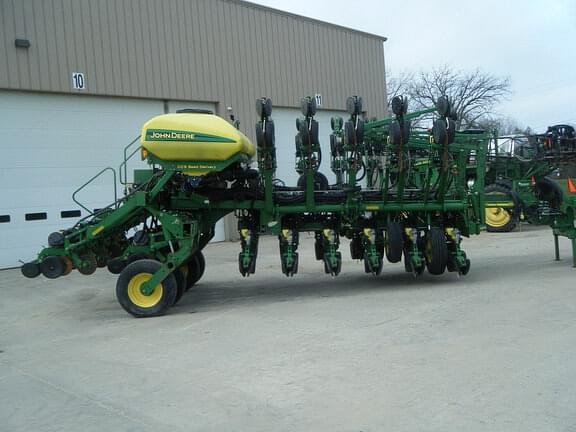 Image of John Deere 1790 equipment image 1