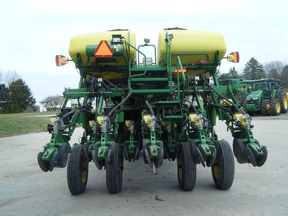 Image of John Deere 1790 equipment image 3