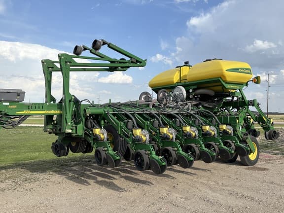 Image of John Deere 1790 equipment image 1