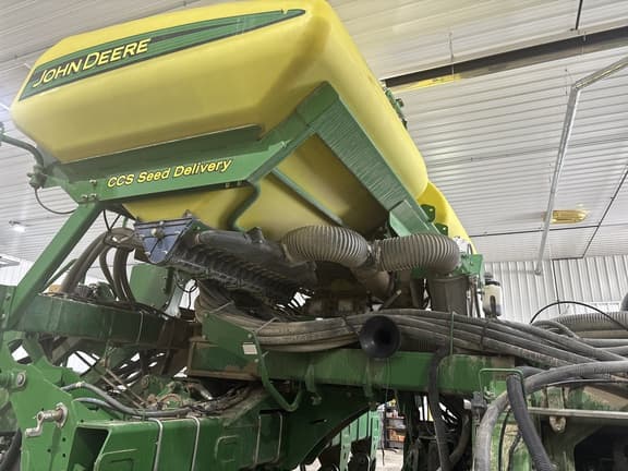 Image of John Deere 1790 equipment image 1