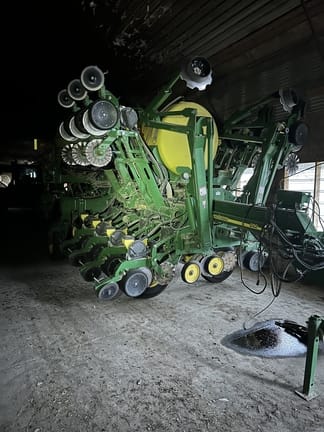 2012 John Deere 1790 Equipment Image0