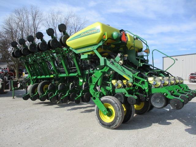 Image of John Deere 1790 equipment image 4