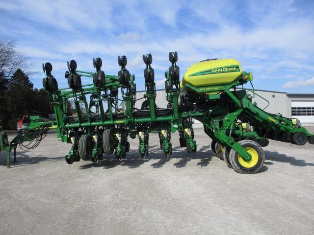 Image of John Deere 1790 equipment image 2