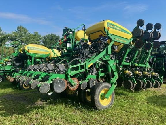 Image of John Deere 1790 equipment image 3