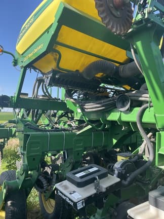 Image of John Deere 1790 equipment image 4
