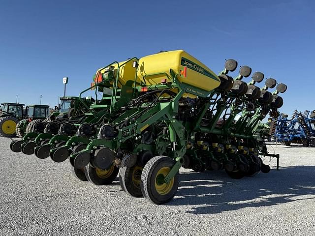 Image of John Deere 1790 equipment image 4