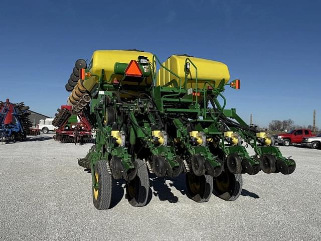 Image of John Deere 1790 equipment image 3