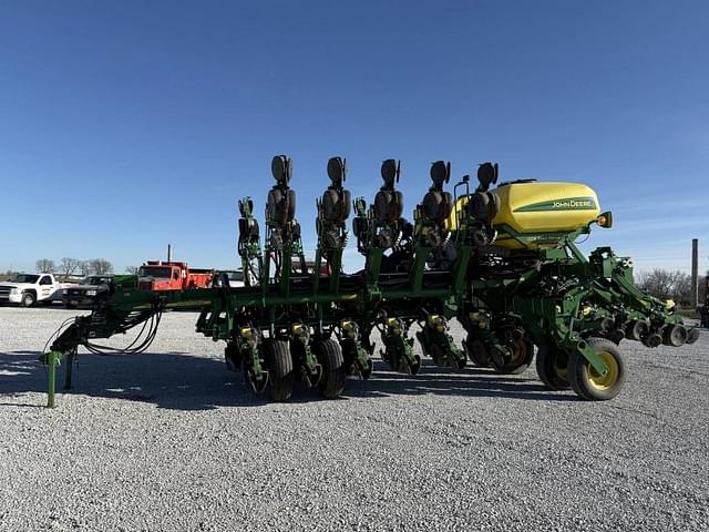 Image of John Deere 1790 equipment image 1