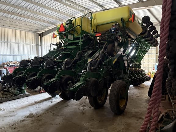 Image of John Deere 1790 equipment image 4