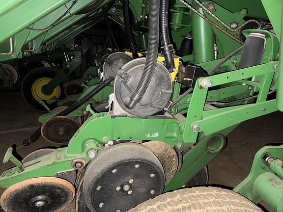 Image of John Deere 1790 equipment image 4