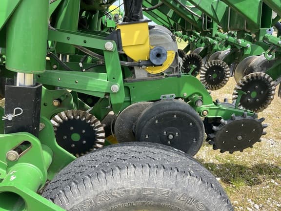 Image of John Deere 1790 equipment image 4