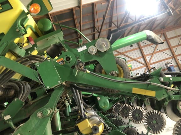 Image of John Deere 1790 equipment image 2