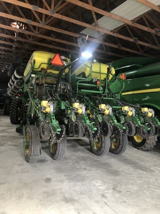 Image of John Deere 1790 equipment image 1