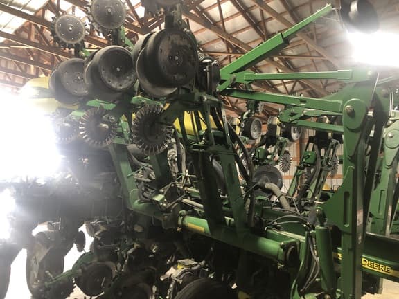 Image of John Deere 1790 equipment image 4