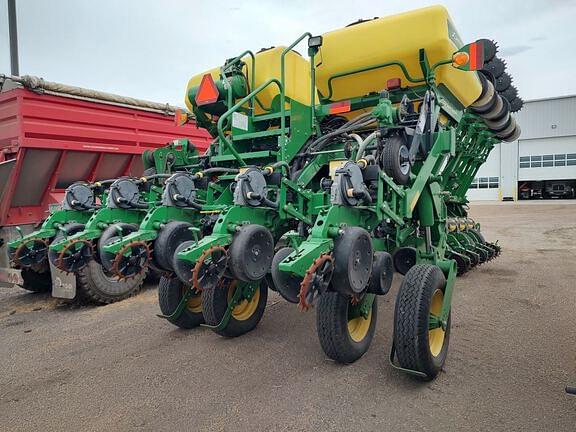 Image of John Deere 1790 equipment image 4