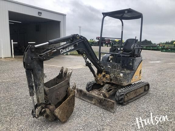 Image of John Deere 17D equipment image 2