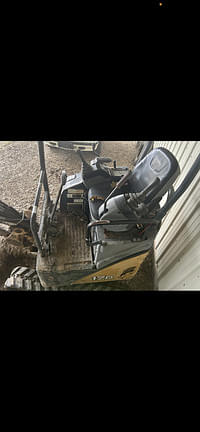 Image of John Deere 17D equipment image 3