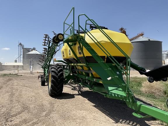 Image of John Deere 1830 equipment image 3
