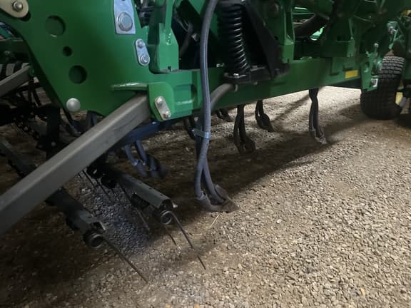 Image of John Deere 1830 equipment image 4