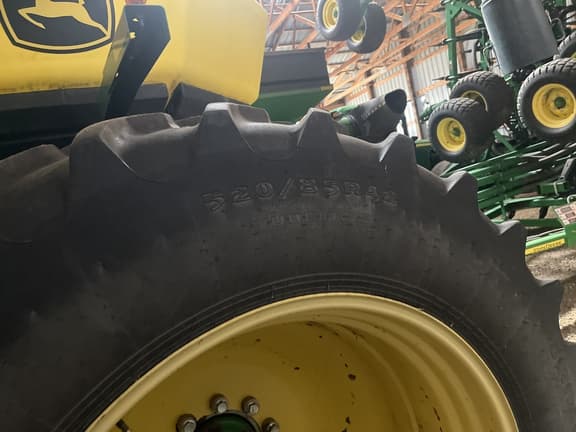 Image of John Deere 1830 equipment image 2