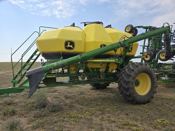 Image of John Deere 1830 equipment image 2