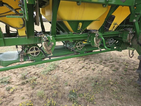 Image of John Deere 1830 equipment image 3