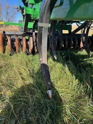 Image of John Deere 1830 equipment image 2