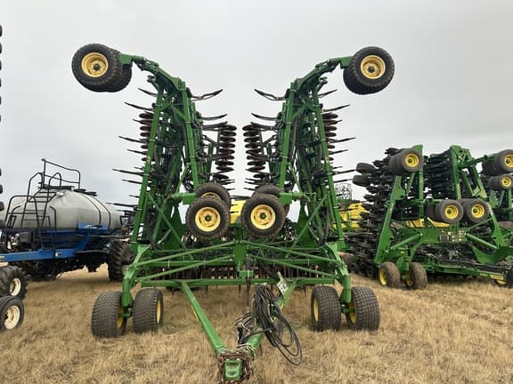 Image of John Deere 1830 equipment image 2