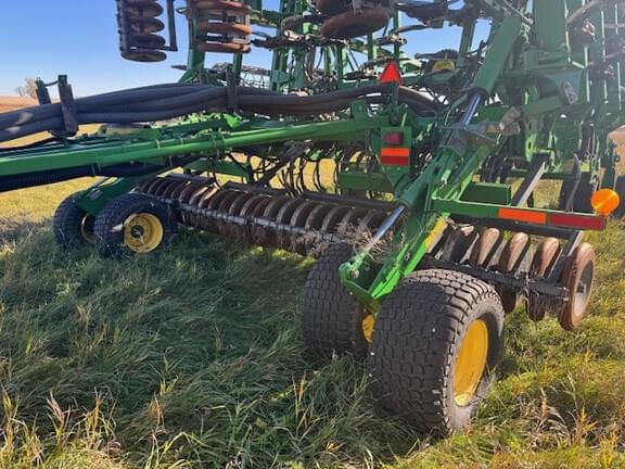 Image of John Deere 1830 equipment image 3