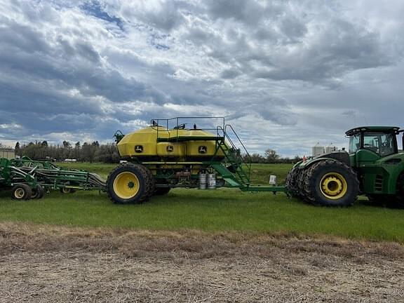 Image of John Deere 1835 equipment image 2