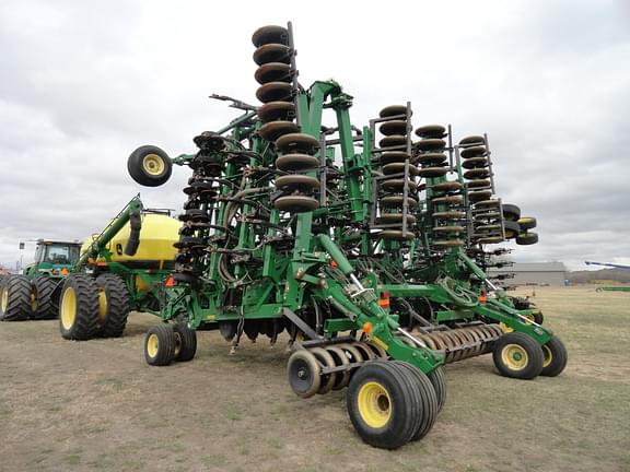 Image of John Deere 1835 equipment image 4