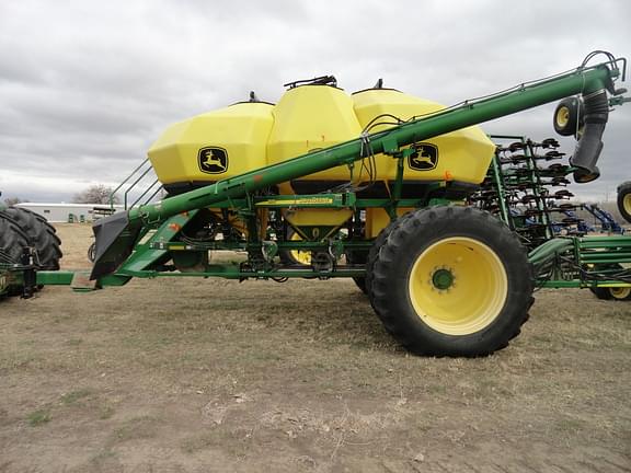 Image of John Deere 1835 equipment image 2