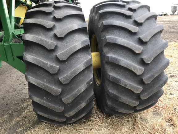 Image of John Deere 1835 equipment image 3