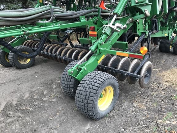 Image of John Deere 1835 equipment image 2